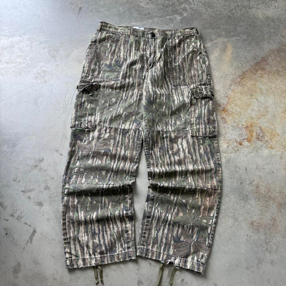 Realtree Men's Camo Cargo Chinos in Green and Brown